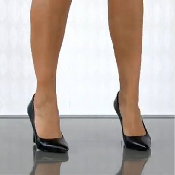 BCBGeneration Flash Leather Stiletto Pumps Pointed Toe Black High Heels Size 7 - Picture 2 of 14